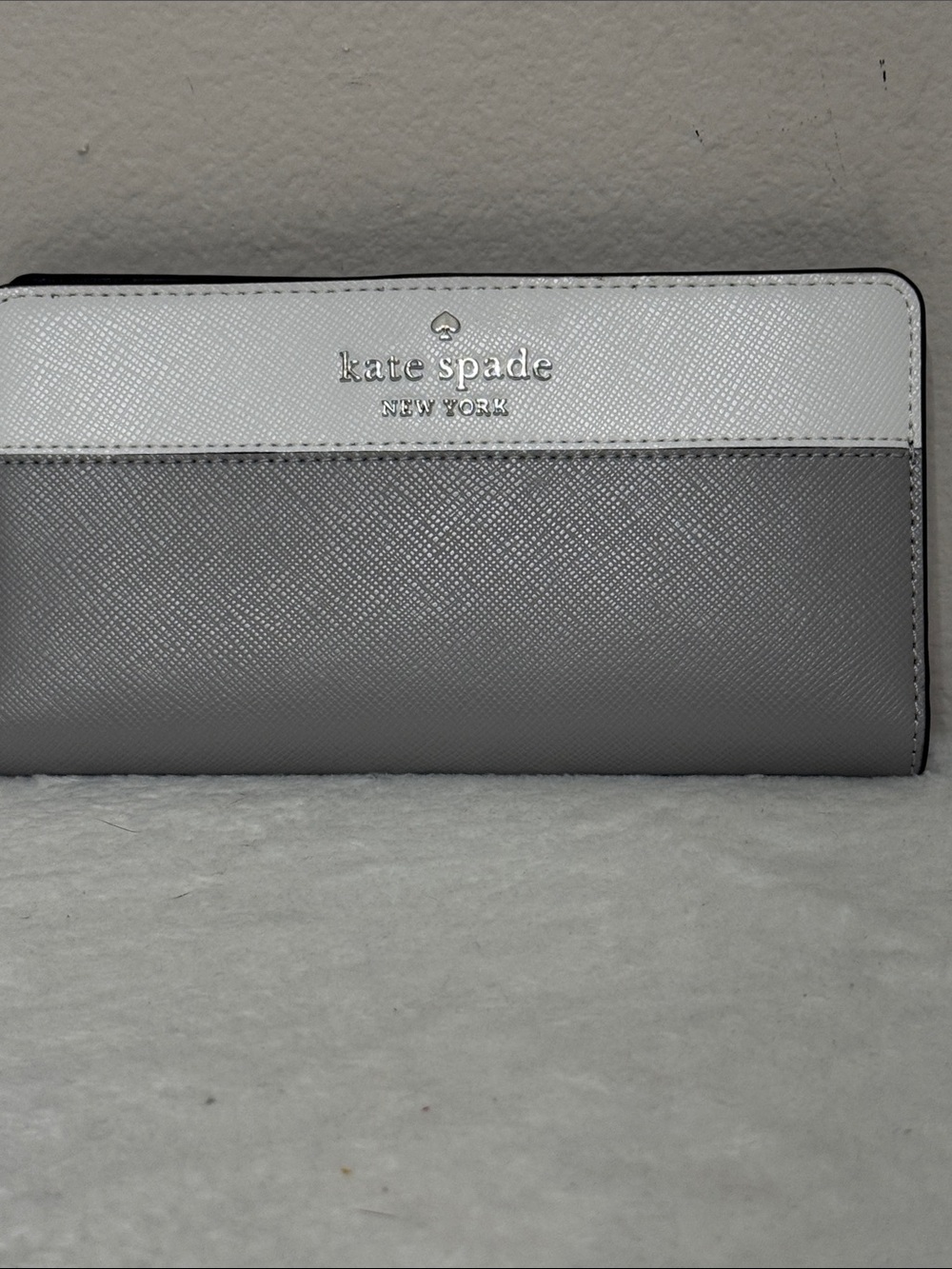 kate spade Two-Tone Gray and White Zip Wallet